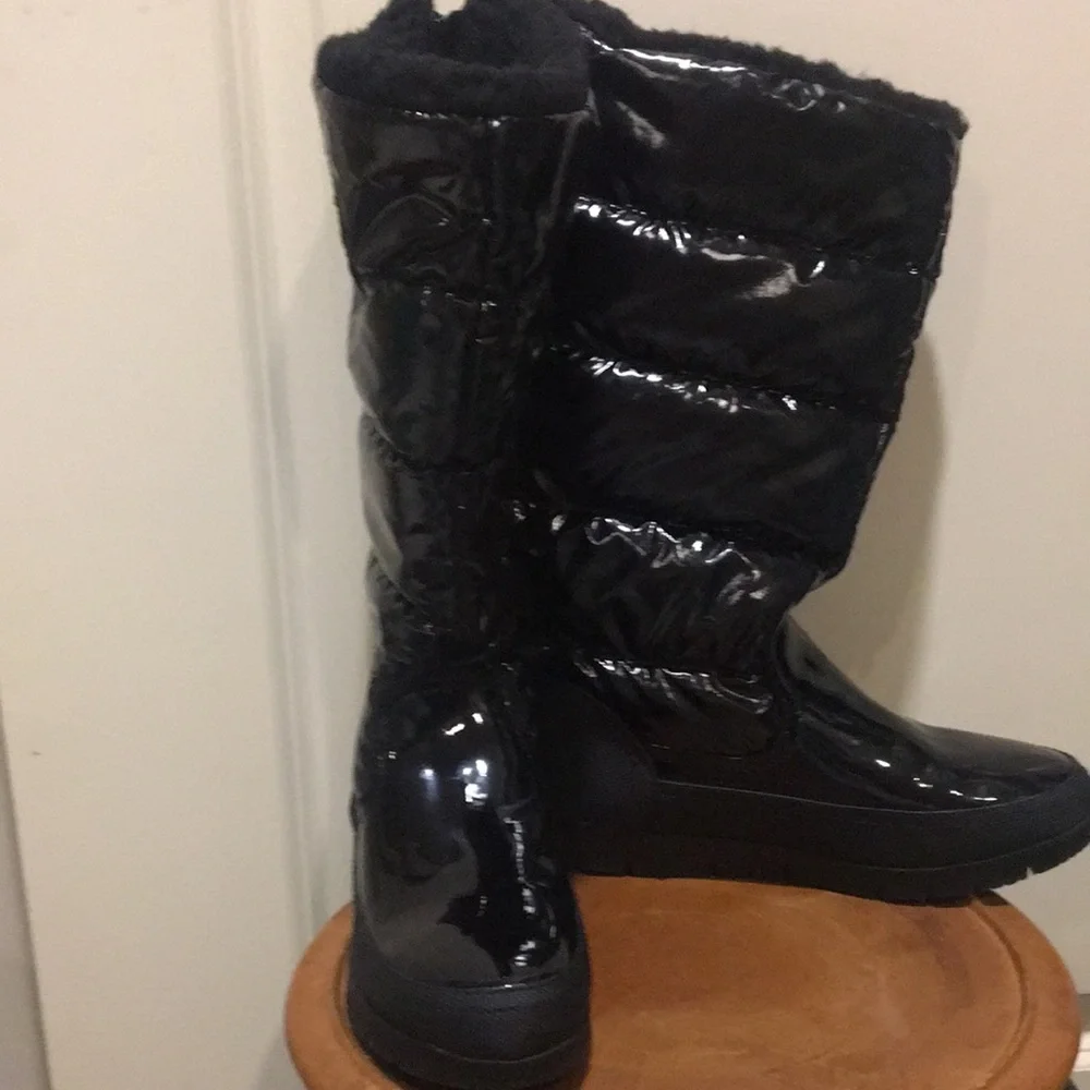 Like New!Steve Madden-Madden Girl Iggloo Puffer Tall Boots patent leather look 8
